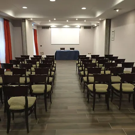 Sina Maria Luigia Готель Парма